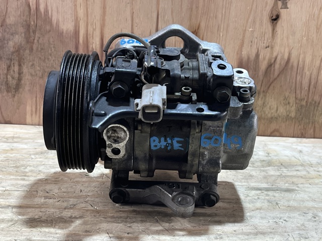 Компрессор системы кондиционирования 73111AE030 SUBARU