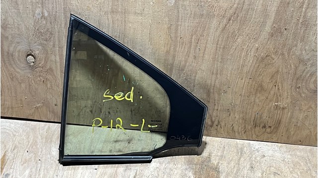 82221AV605 NISSAN Стекло-форточка двери задней левой купить в Украина