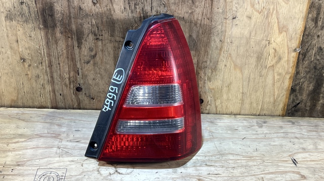 Задний правый внешний фонарь 84201SA060 SUBARU