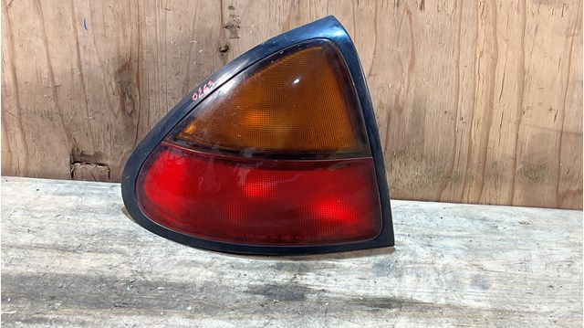 Задняя левая фара B02S51160 MAZDA