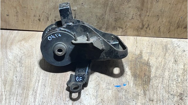Левая подушка двигателя GE4T39070A MAZDA