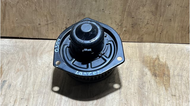 MITSUBISHI MB568801 Вентилятор печки в наличии Ровно
