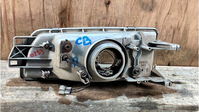 MITSUBISHI MB907218 Правая фара в наличии Каменское