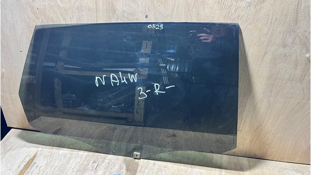 Стекло заднее правое MN129338 MITSUBISHI