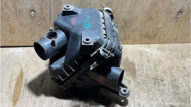 Корпус воздушного фильтра, верхняя часть MN135268 MITSUBISHI