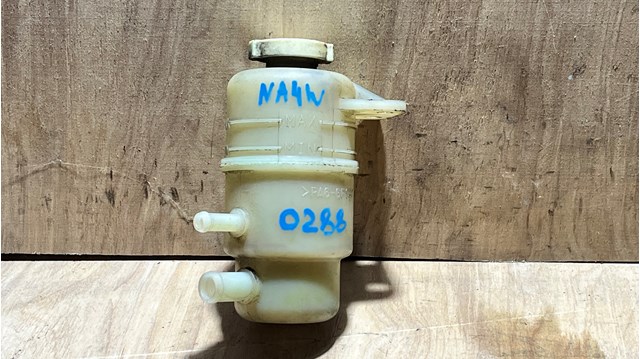 Бачки запасные (для масла) Mitsubishi Space Wagon 3