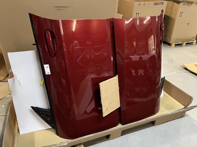Пассажирская передняя дверь 41515A70A34 BMW
