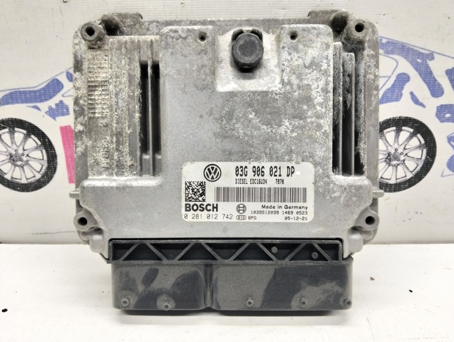 ЭБУ двигателем 03G906021DP VAG