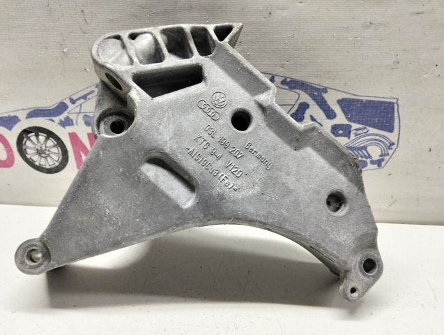 Кронштейн подушки (опоры) двигателя, правой 03L199207 VAG