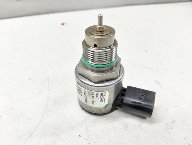 Регулятор давления топлива 04L130764B VAG