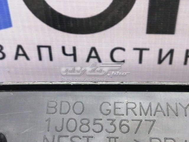 VAG 1J0853677 Решетка бампера переднего центральная в наличии Винница