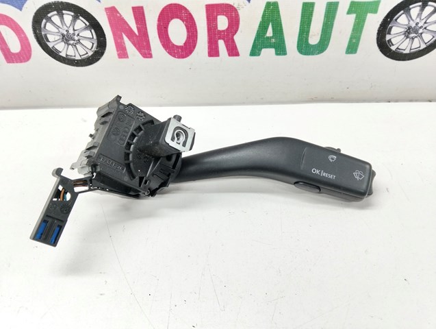 Правый подрулевой переключатель  1K0953519C VAG