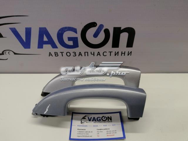 Ручка задней двери наружная, правая 1K8837206E VAG