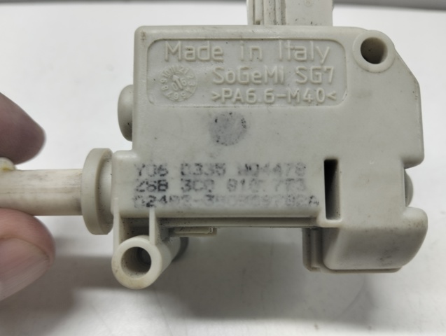 3C0810773 Мотор-привод открытия лючка бака купить Сумы