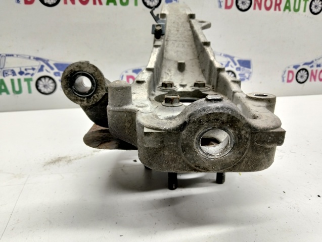 400151CA0A NISSAN Цапфа передняя левая купить в Днепр