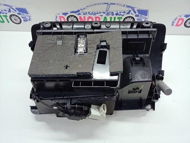 4L18571044PK VAG Ящик перчаточный (бардачок) купить в Павлоград