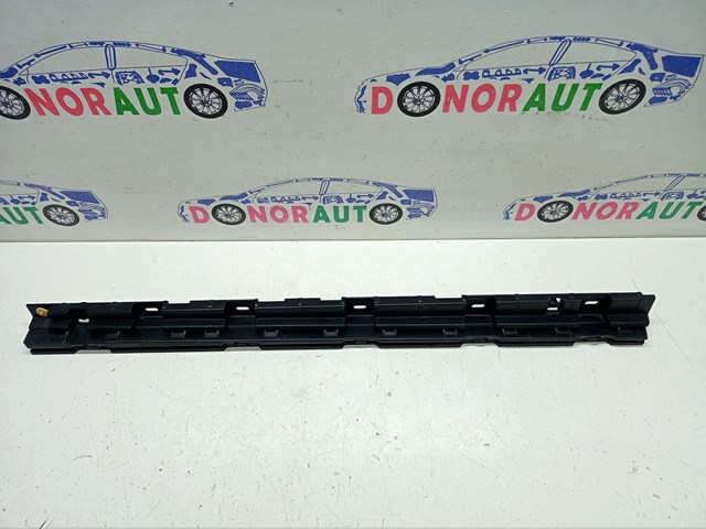 51777184778 BMW Кронштейн наружной накладки порога правой купить в Львов