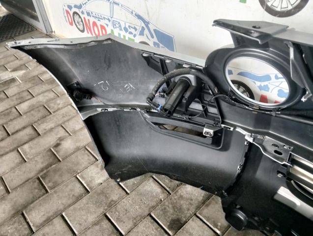 VAG 5L0807221 Бампер передний, верхняя часть в наличии Львов