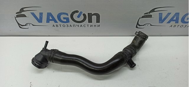 Патрубок системы охлаждения 5N0122101H VAG