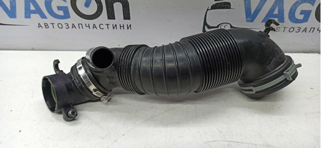 Патрубок воздушный, выход воздушного фильтра 5N0129654 VAG
