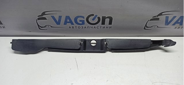 Уплотнитель арки крыла 5N0821112 VAG