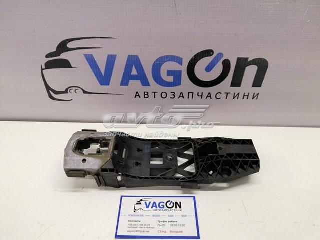 Держатель наружной ручки двери, передней левой 5N0837885C VAG