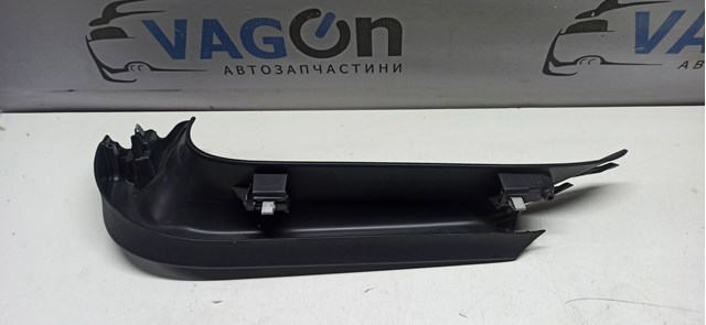 VAG 5N0867703A82V Обшивка (облицовка) крышки багажника (двери 3/5-й задней) в наличии Ирпень