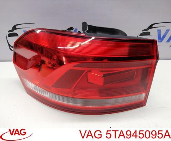 Задний левый внешний фонарь 5TA945095A VAG