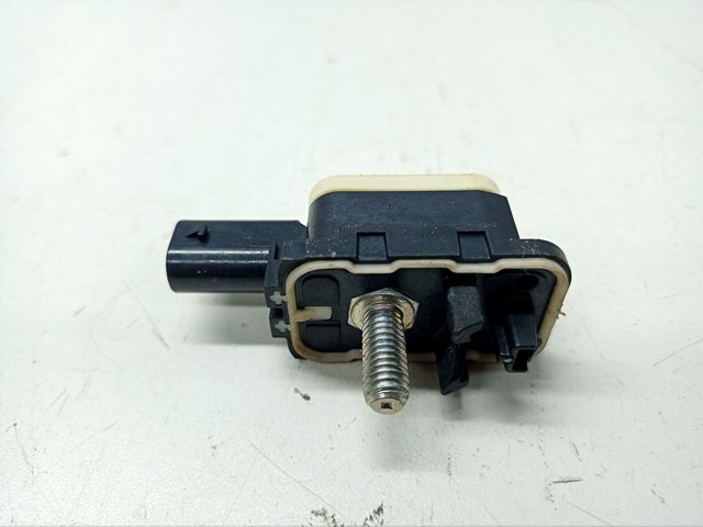 65779217711 BMW Датчик удара купить в Украина