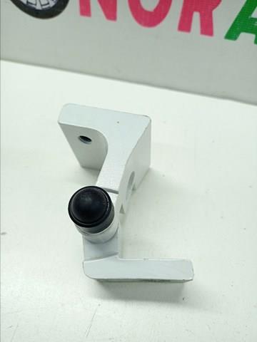 7L0833402C Петля двери задней правой купить Николаев