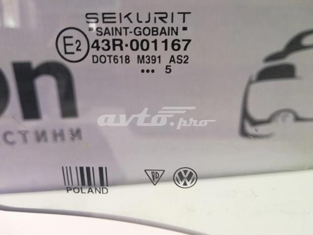 VAG 7L0845206D Стекло двери задней правой в наличии Ужгород