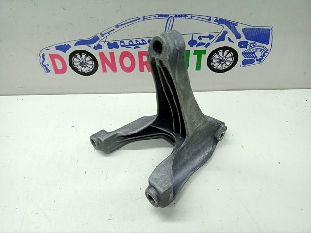 VAG 7L8199308F Кронштейн подушки (опоры) двигателя правой в наличии Харьков
