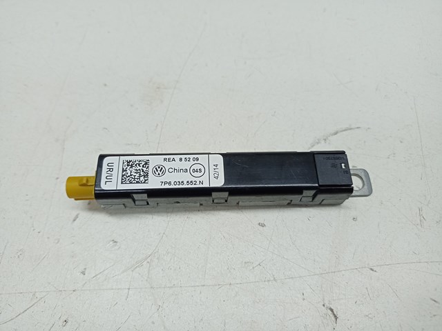 Усилитель сигнала антенны 7P6035552N VAG