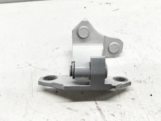 824011CA0A NISSAN Петля двери задней левой купить в Ужгород