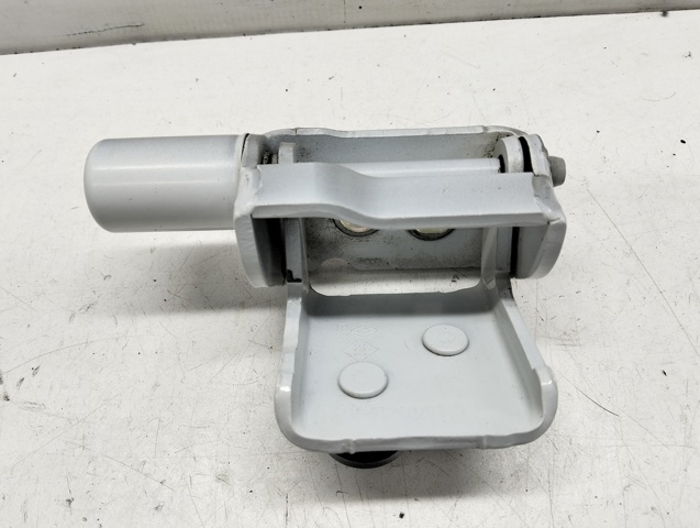 RENAULT 824214963R Петля двери задней левой в наличии Полтава