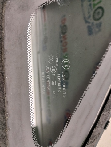 833001CA0A NISSAN Стекло кузова (багажного отсека) правое купить в Павлоград