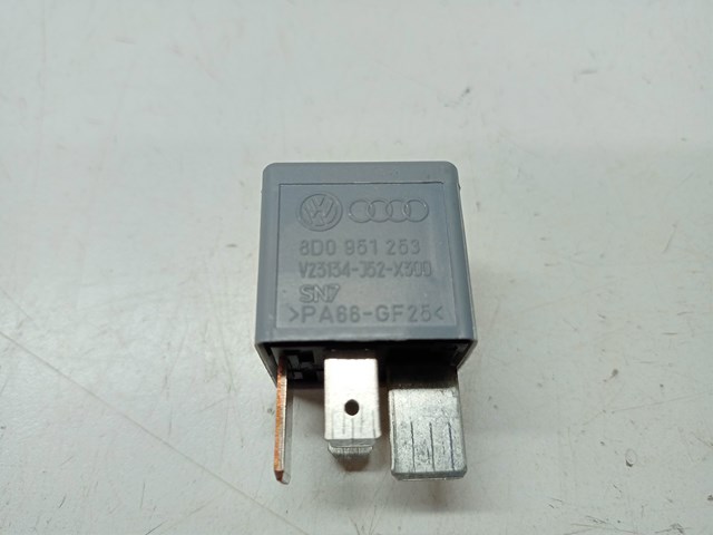 8D0951253 VAG Реле вентилятора купить в Ужгород