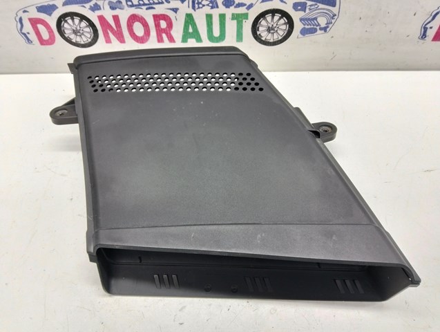 Воздухозаборник 8R0129617B VAG