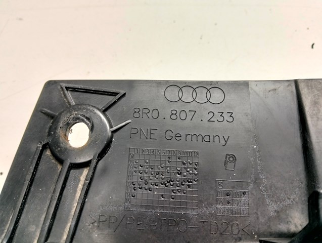 8R0807233 Дефлектор переднего бампера купить Николаев