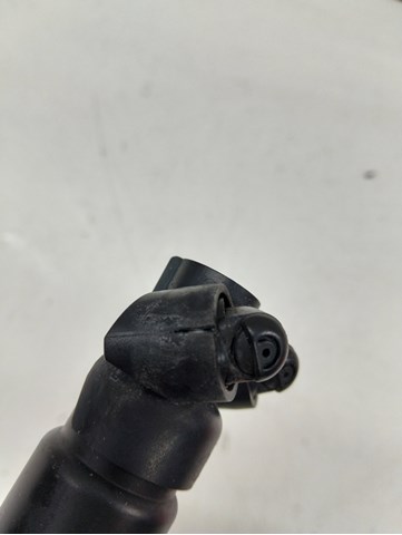 VAG 8R0955101 Держатель форсунки омывателя фары (подъемный цилиндр) в наличии Черновцы