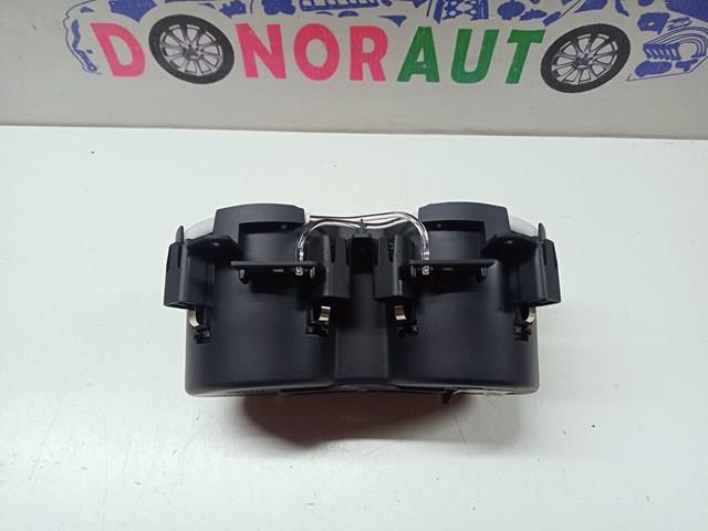 8W0862533D VAG Подстаканник подлокотника центральной консоли купить в Одесса