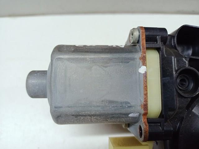 8W0959811 Мотор стеклоподъемника двери задней левой купить Черновцы