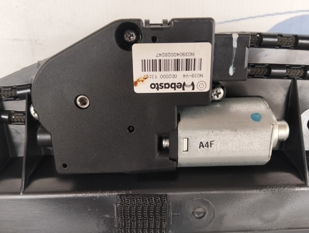 NISSAN 912101CA1A Крышка люка крыши в наличии Винница