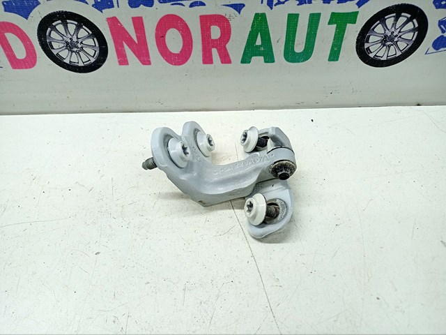 Петля передней двери левая T4A2514 JAGUAR