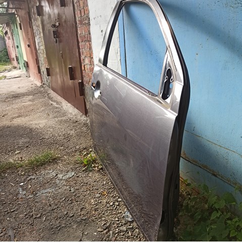 5700A872 MITSUBISHI Дверь передняя правая купить в Львов