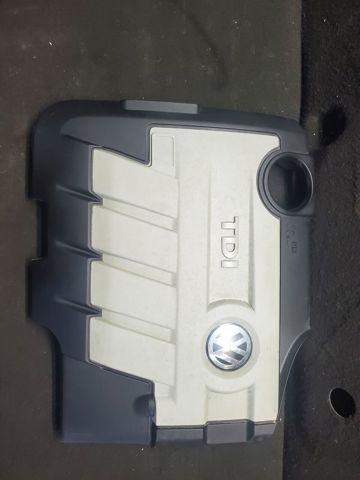 VAG 03L103925AD Крышка двигателя в наличии Киев