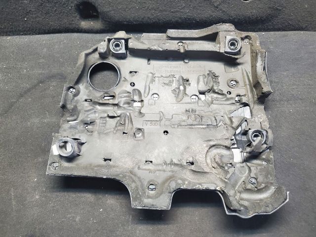 03L103925B Крышка двигателя купить Кривой Рог