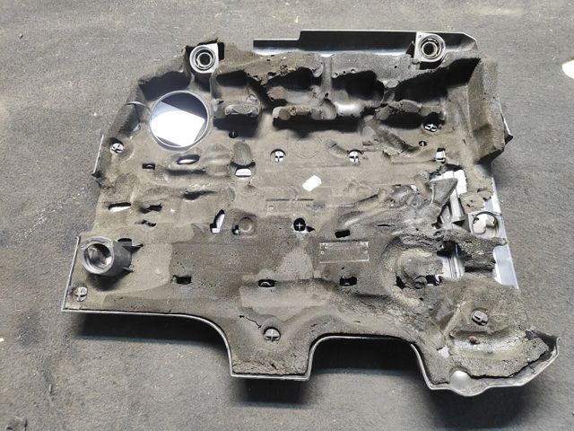 03L103925BA VAG Крышка двигателя купить в Черновцы