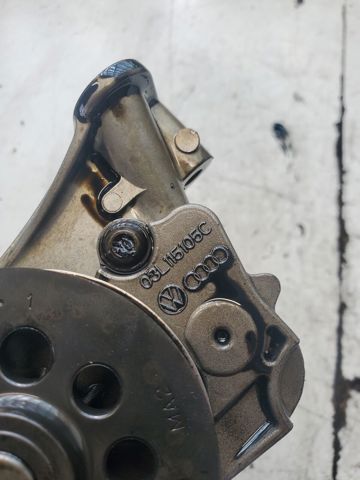 03L115105C VAG Насос масляный купить в Чернигов