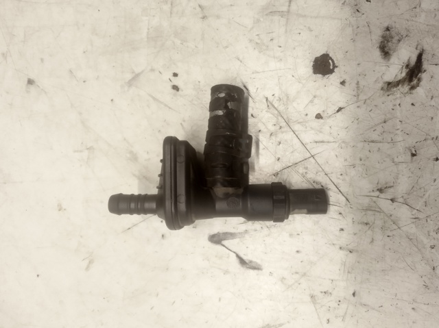 Датчик температуры топлива 03L919824C VAG
